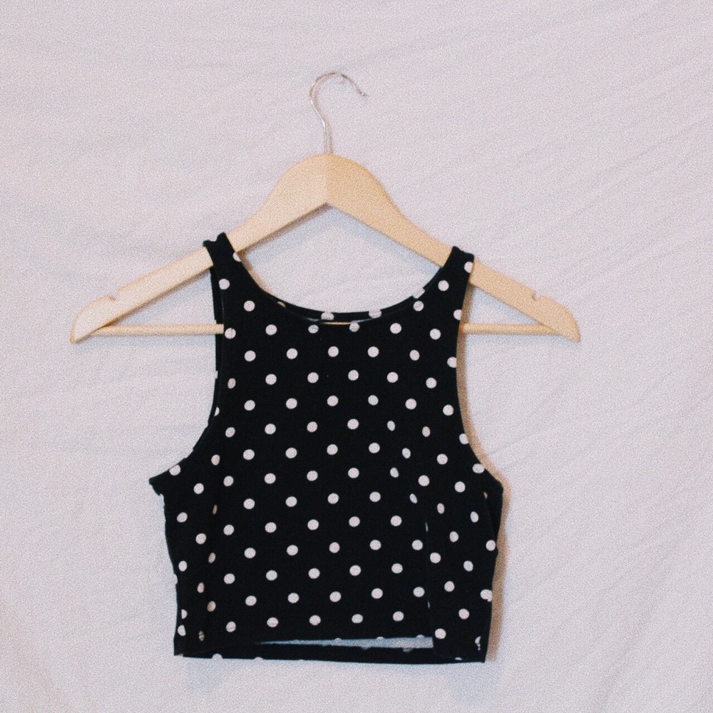 FOREVER 21 BLACK AND WHITE POLKA DOT CROP TOP